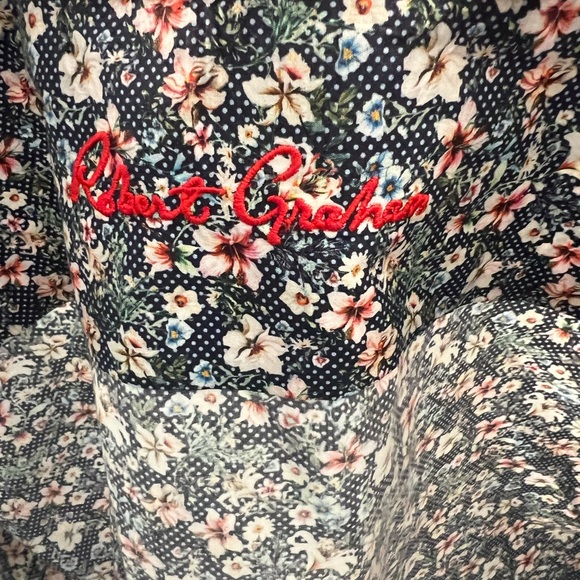 Fashionable button down - Picture 2 of 3